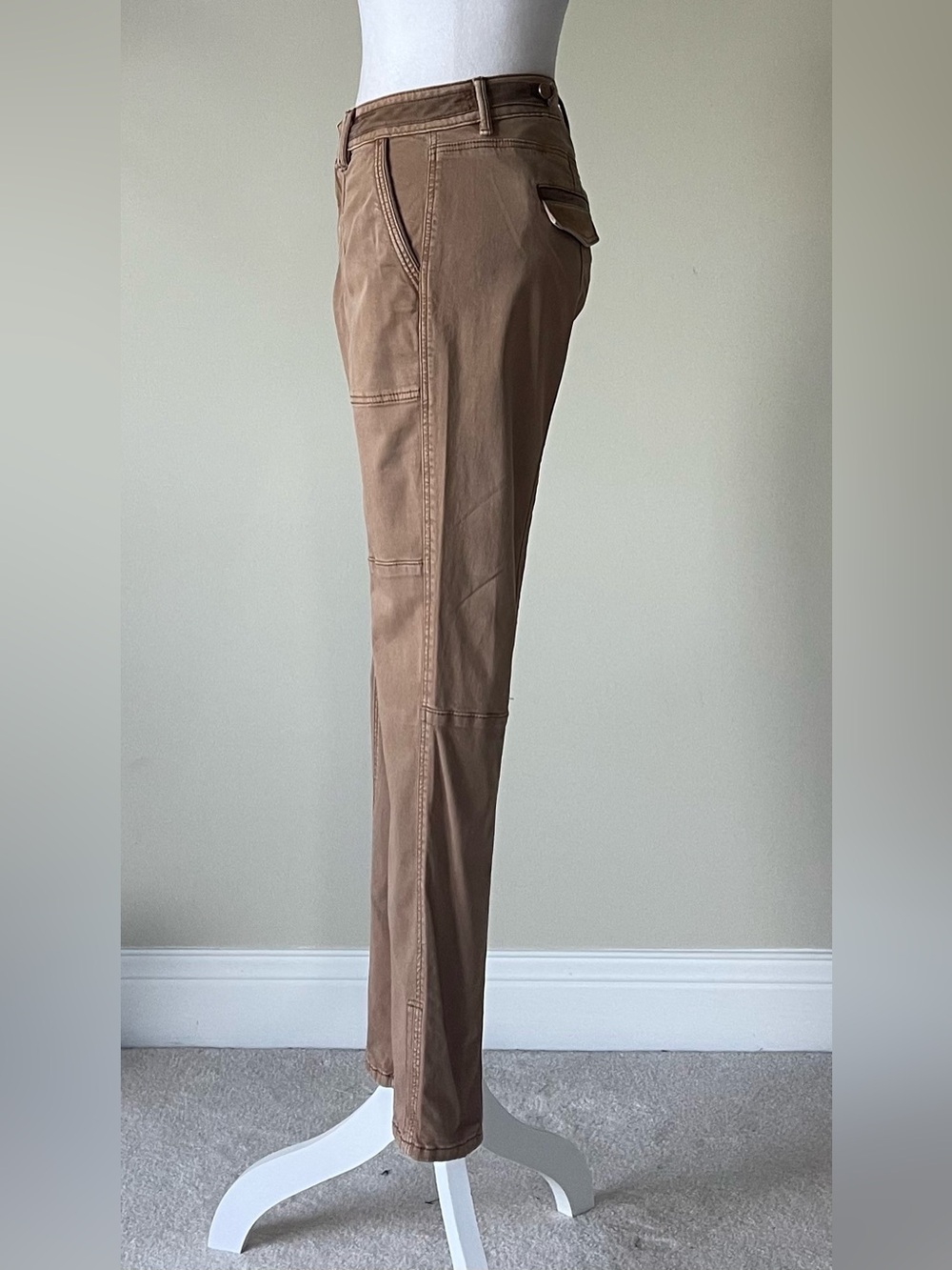 White House Black market Women’s Utility Light Brown Slim Ankle Pants EUC Size 4 - Picture 2 of 8